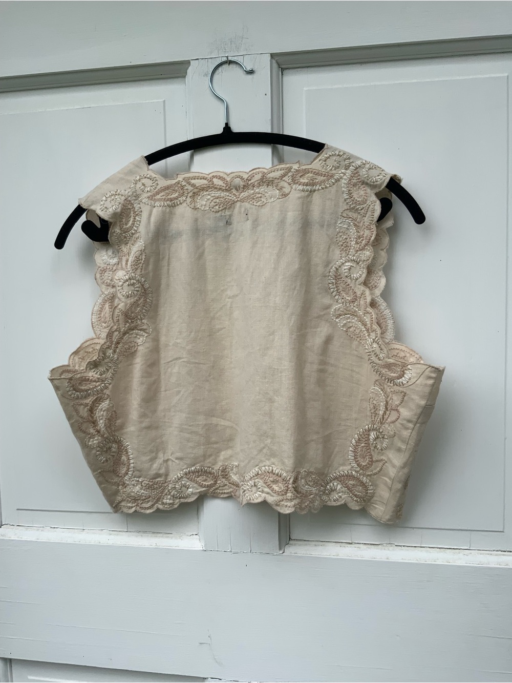 Nasty Gal Beige Embroidered Lace Cropped Vest - Picture 3 of 4